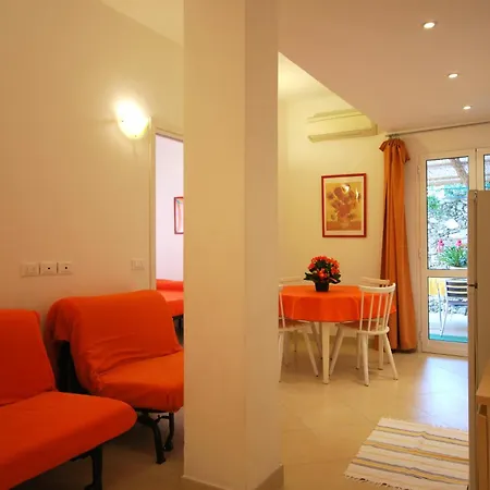 Aparthotel Glicini 2*