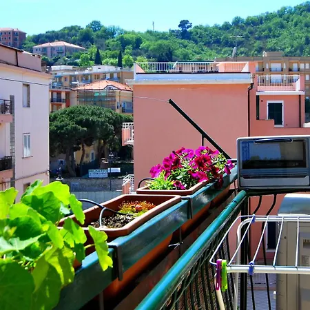 Glicini Finale Ligure