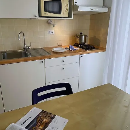 Glicini 公寓式酒店 菲纳莱利古雷