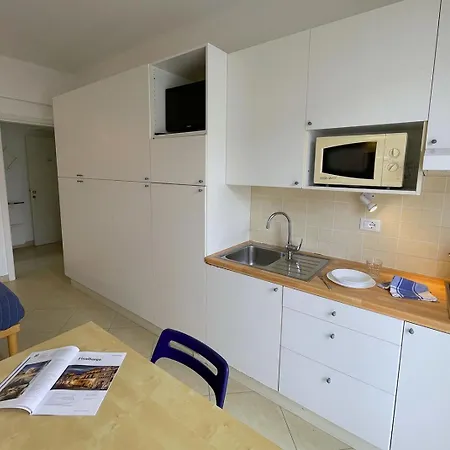 Glicini 3* 菲纳莱利古雷