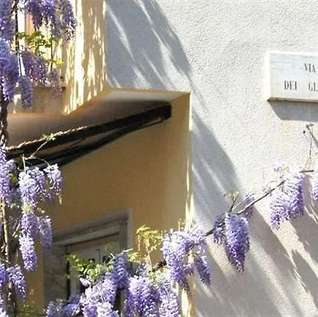 Apartahotel Glicini Finale Ligure