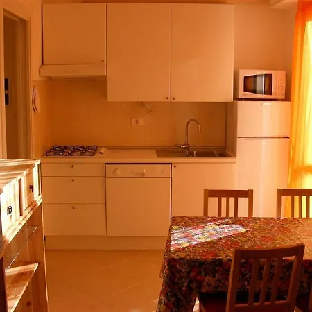 Apartahotel Glicini 3*