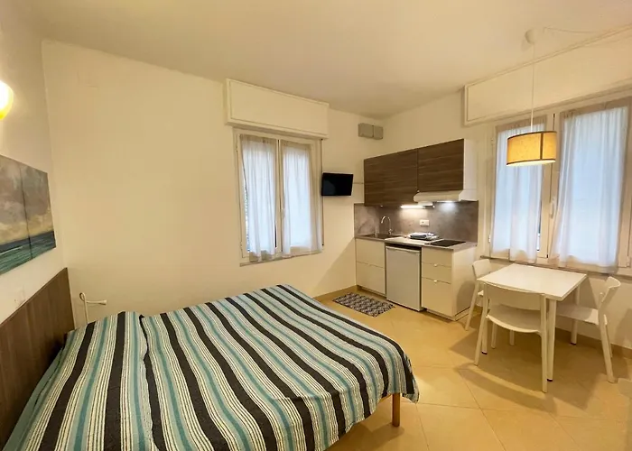 Aparthotel Glicini 3*