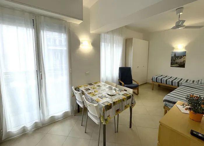 Glicini Aparthotel 3*