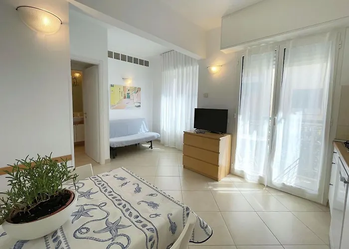 Aparthotel Glicini 3*