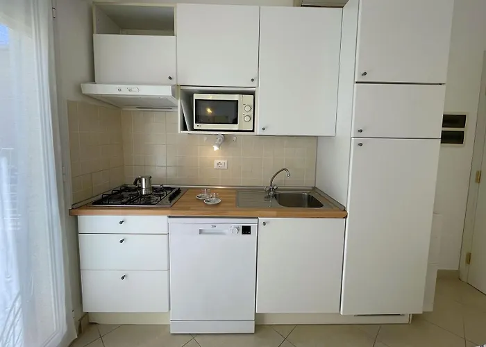 Glicini Aparthotel Finale Ligure