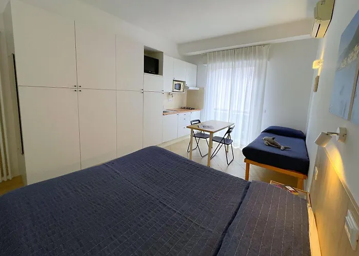 Glicini 3* Finale Ligure