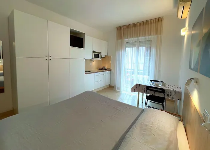 Aparthotel Glicini Finale Ligure