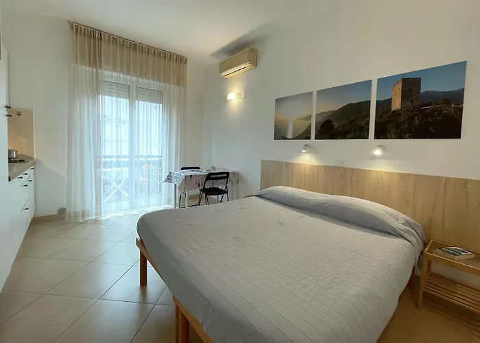 Aparthotel Glicini 3*