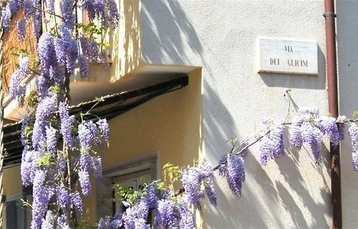 Aparthotel Glicini Finale Ligure