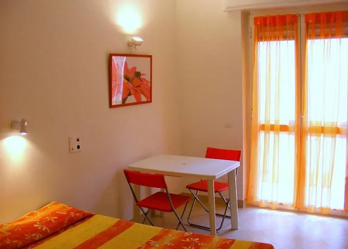 Glicini Aparthotel 3*