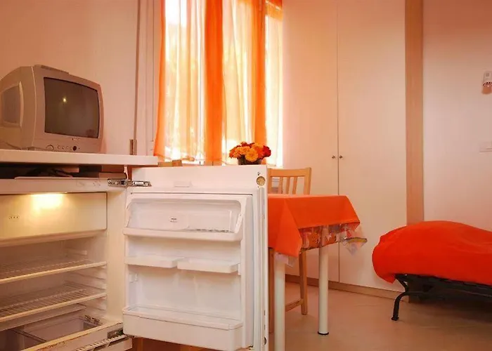 Glicini Aparthotel 3*