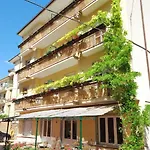 Glicini Lejlighedshotel 3*