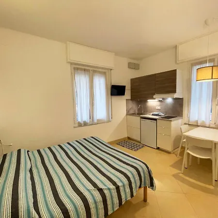 Aparthotel Glicini 3*