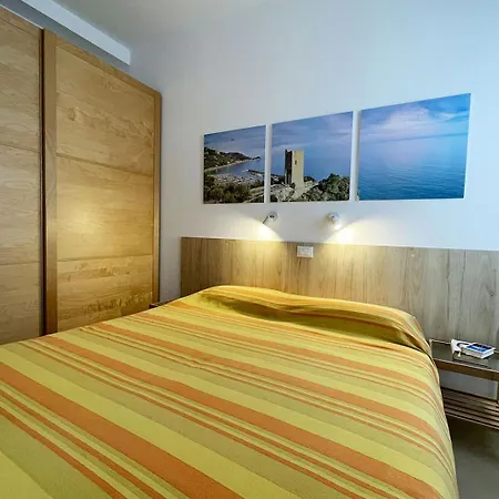 Glicini Aparthotel 2*