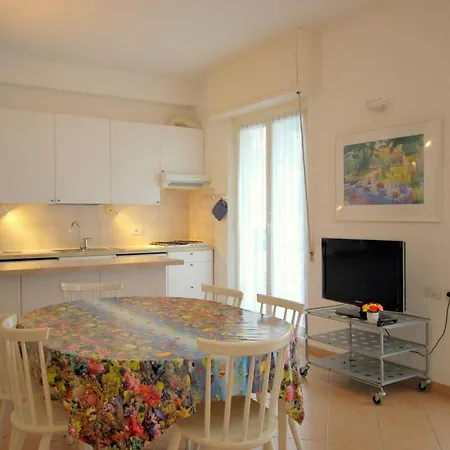 Glicini Aparthotel 3*