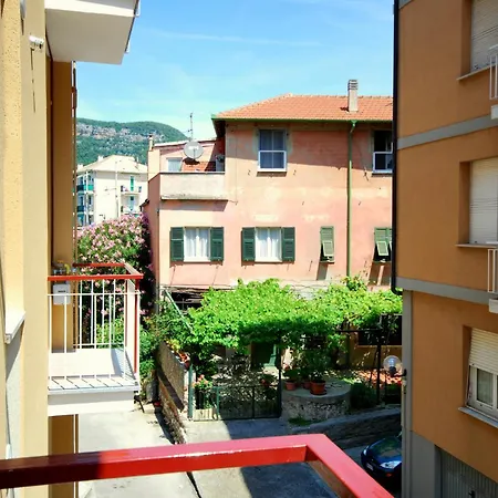 Glicini Finale Ligure