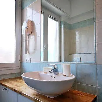 Glicini アパートホテル